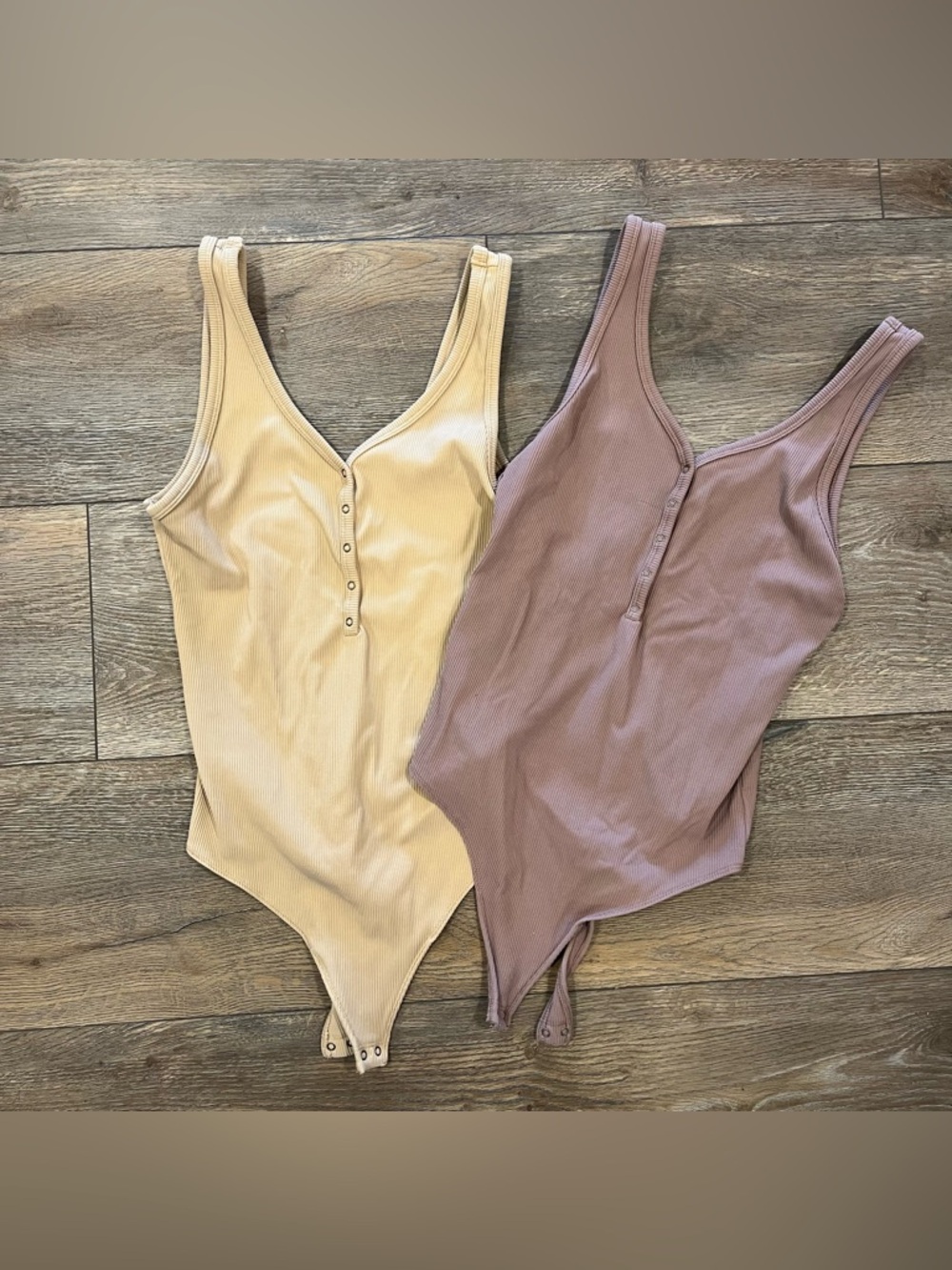 Abercrombie & Fitch Lot Of 2 Button Tank Ribbed Bodysuits L Beige Mauve Purple